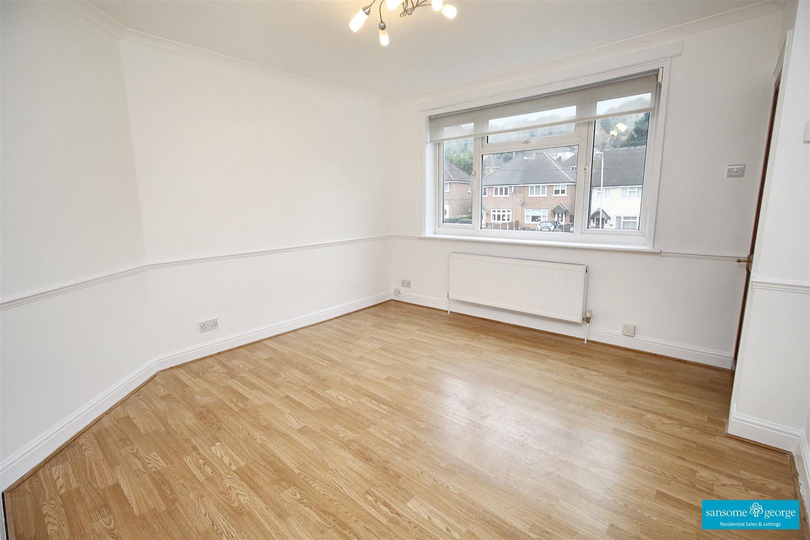 3 bed property in Rodway Road, Tilehurst